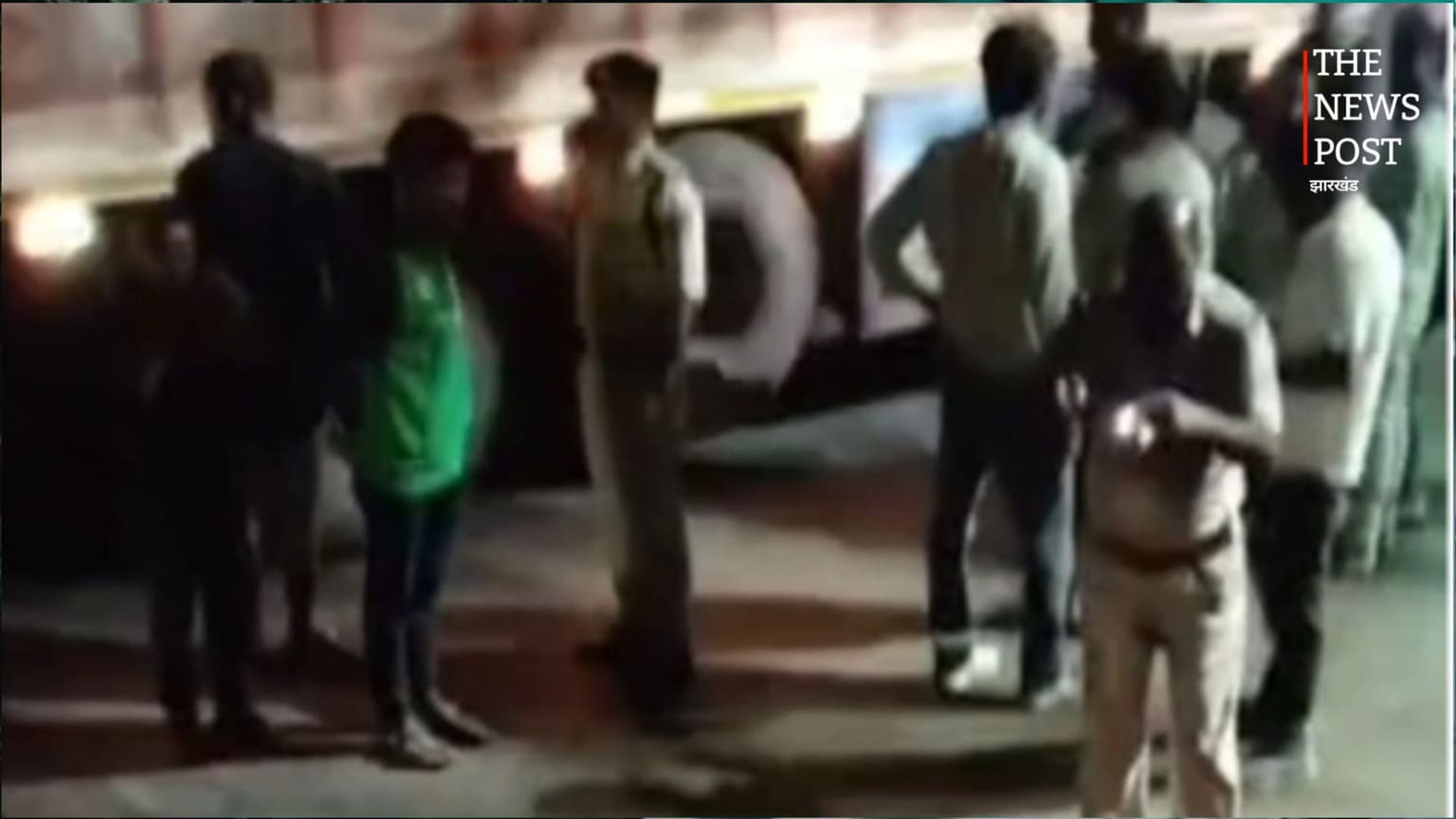 टाटानगर स्टेशन के बाहर तेज रफ्तार ट्रेलर की चपेट में आया युवक, मौके पर मौत