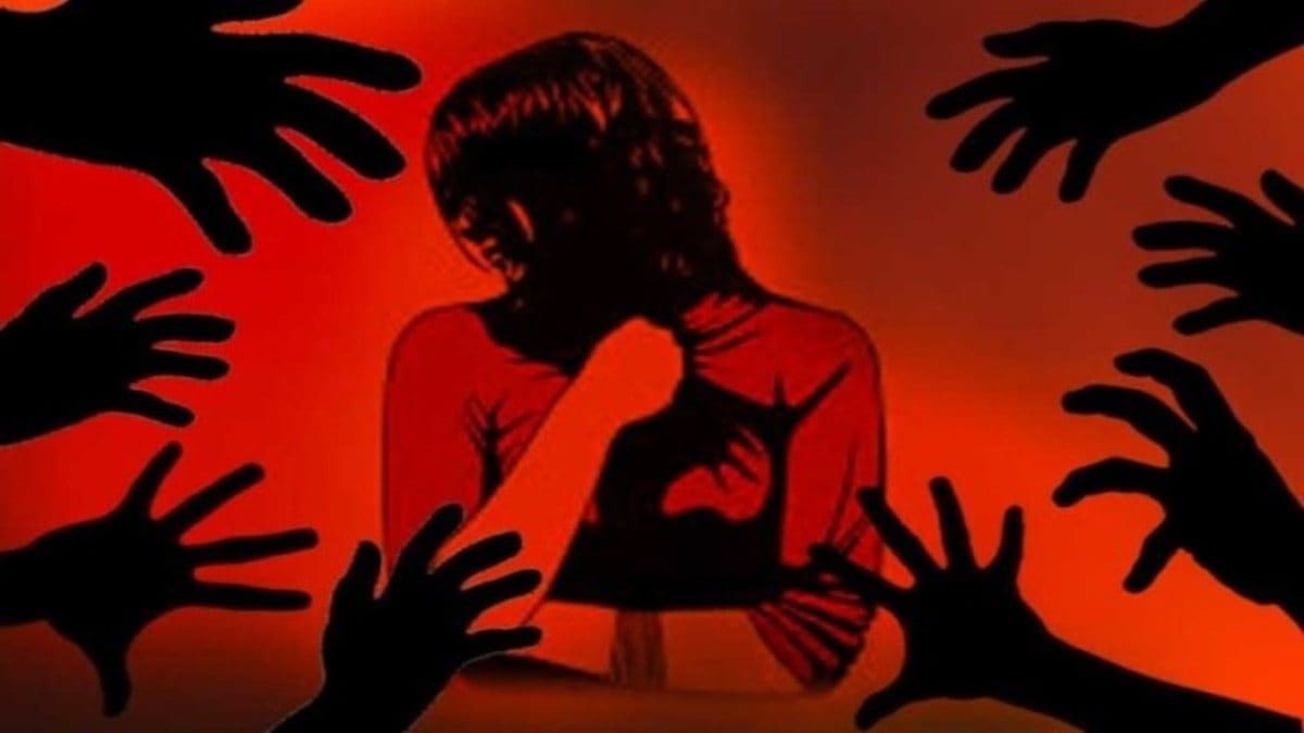 हमबिस्तर नहीं हुई तो मैथ्स में कर दूंगा फेल.... 8वीं की छात्रा के साथ 9 महीने तक शिक्षक ने की हैवानियत की हदें पार....