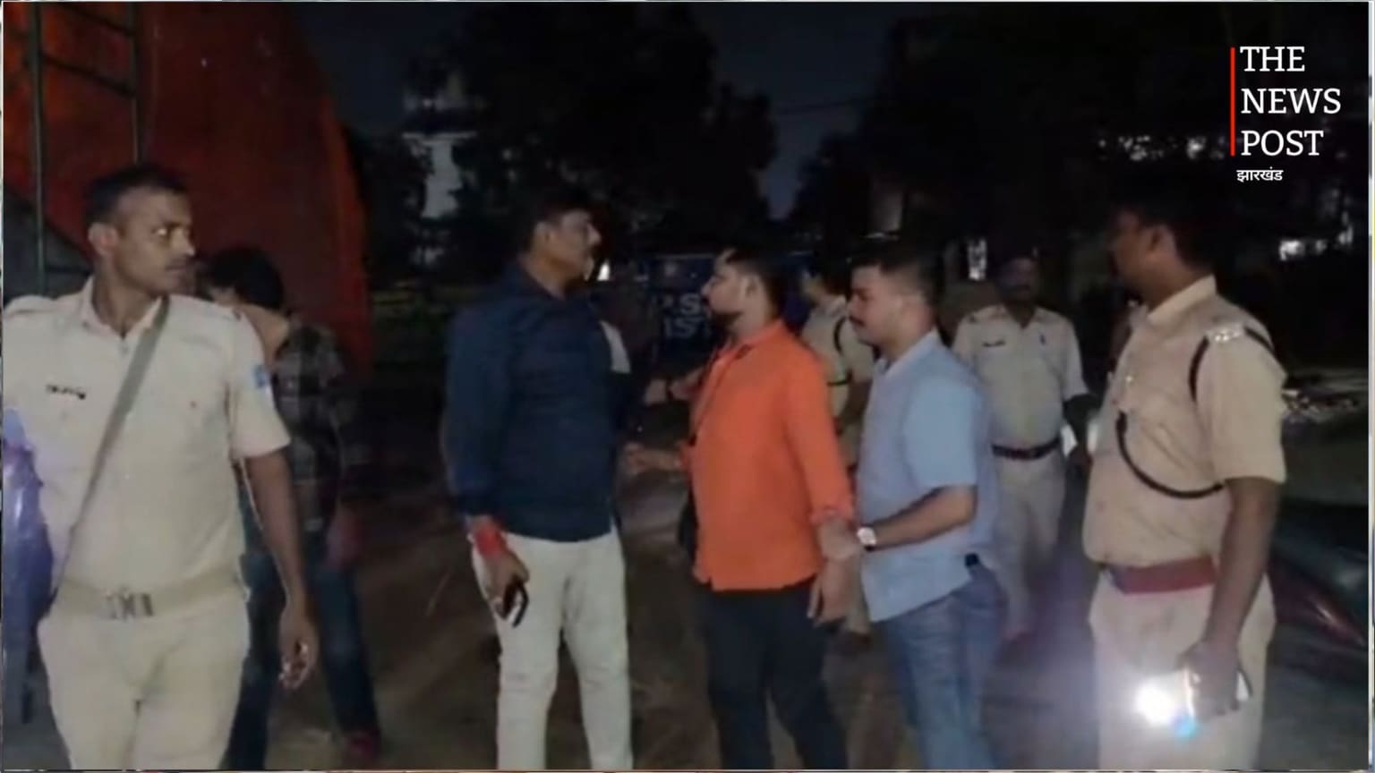 बोकारो: खुले में शराब पीने वालों के खिलाफ बड़ी कार्रवाई, 25 लोगों को पुलिस ने हिरासत में लिया