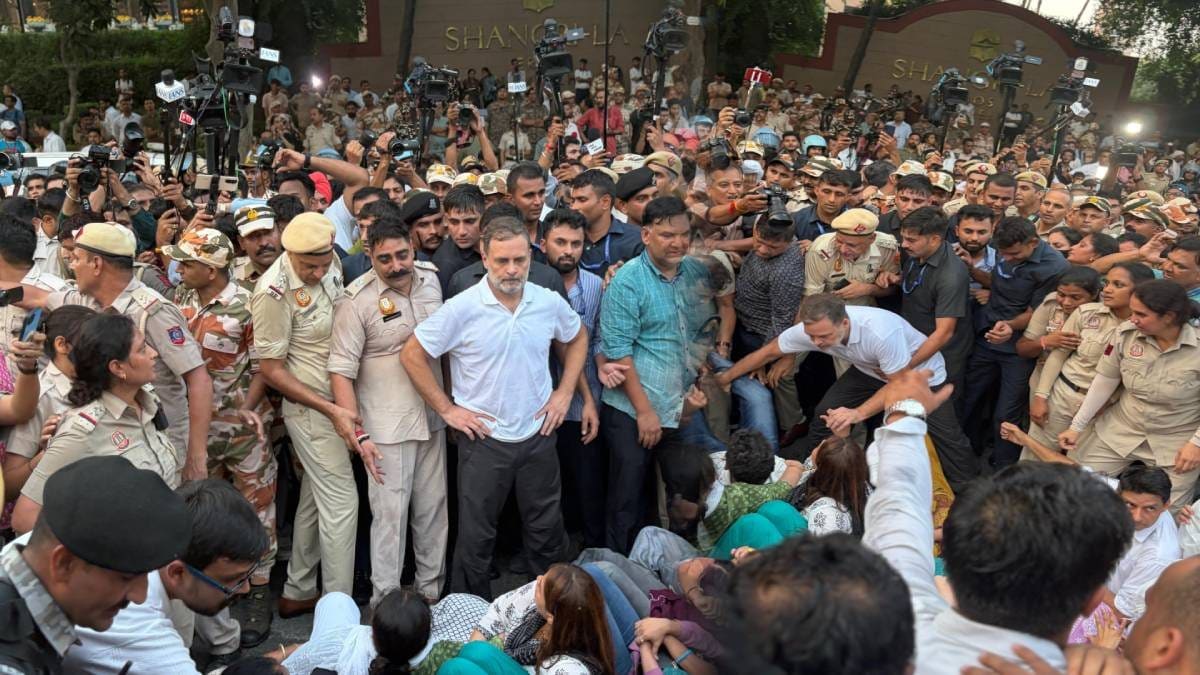 SIR के खिलाफ आर-पार के मूड में राहुल-प्रियंका, जंतर मंतर पर धरना, पुलिस ने हिरासत में लिया