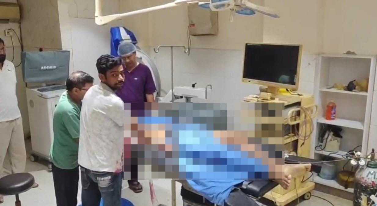 बड़ी खबर: दोस्त की राइफल से बैरक में चली गोली, होमगार्ड जवान के सीने के पार हुई बुलेट