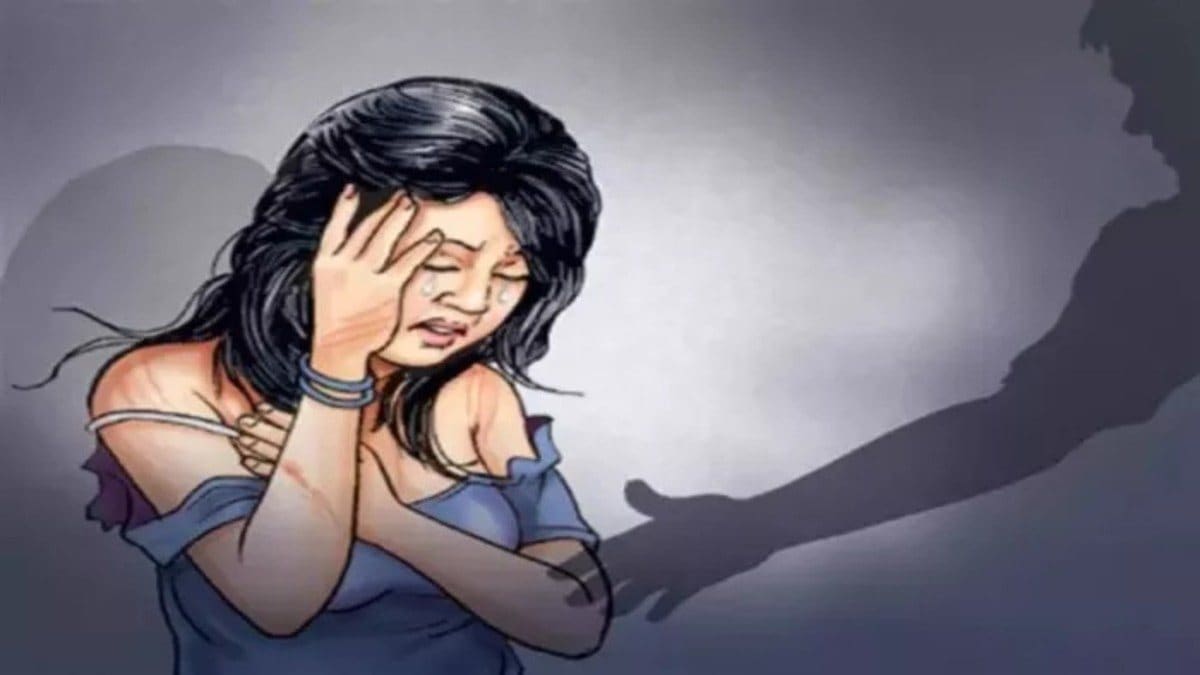 महिला से की गाली-गलौज, फिर पीटा और फाड़ दिए कपड़े! रांची में महिला डॉक्टर से रंगदारी की मांग पर की गई बर्बरता
