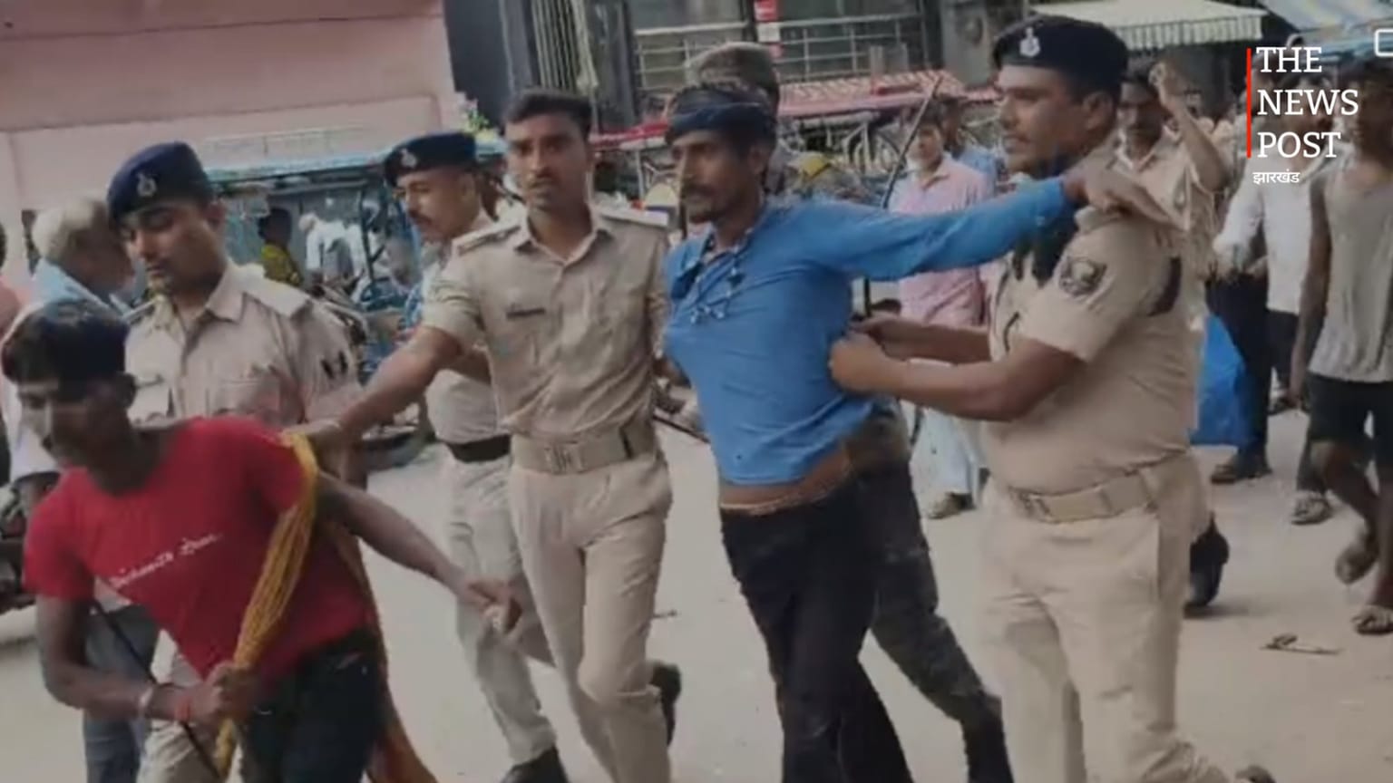 बिहार के नवादा में महिला सिपाही से अभद्रता, दो युवक हिरासत में, वीडियो वायरल
