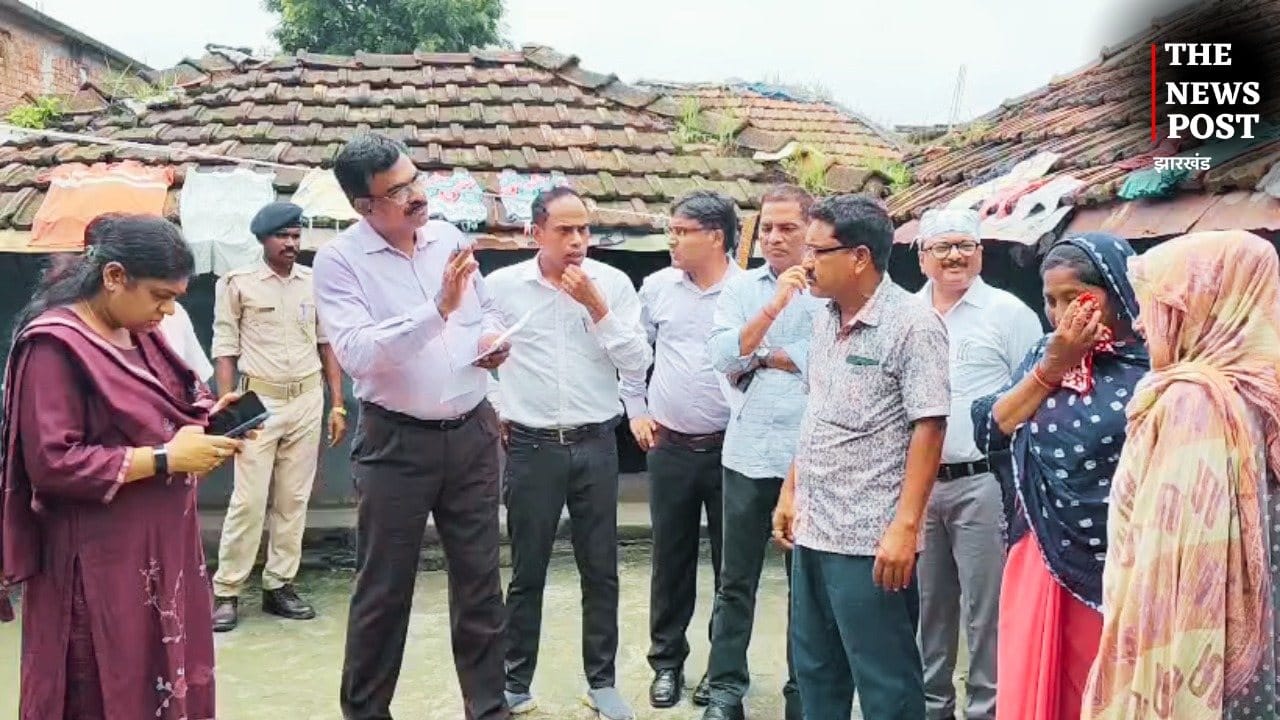 झारखंड SIR 2026: मुख्य निर्वाचन पदाधिकारी ने पाकुड़ में मतदान केंद्रों का किया औचक निरीक्षण, SIR कार्यों का लिया जायजा
