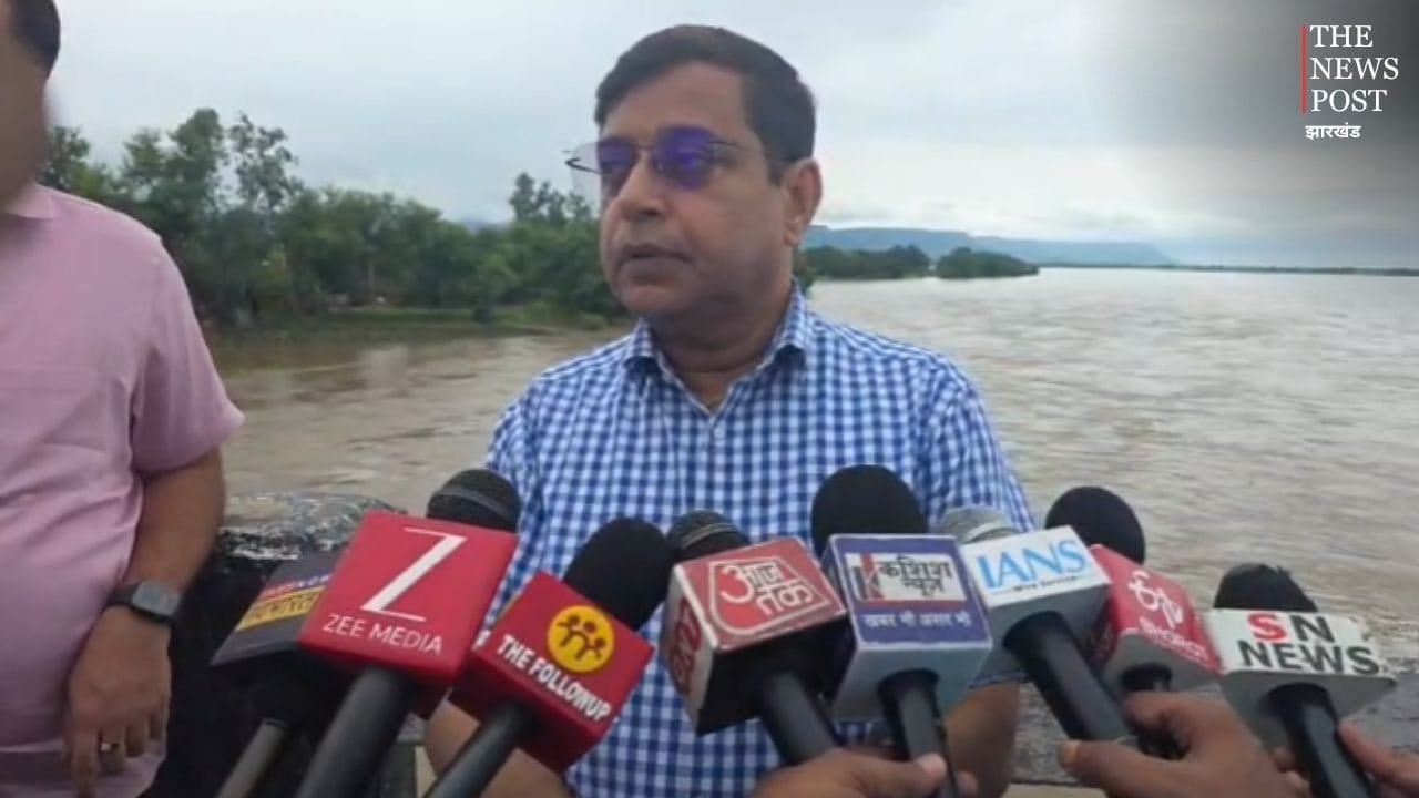 गढ़वा में 48 घंटे से मूसलाधार बारिश, सरस्वती नदी में बही बुजुर्ग महिला, रेड अलर्ट जारी