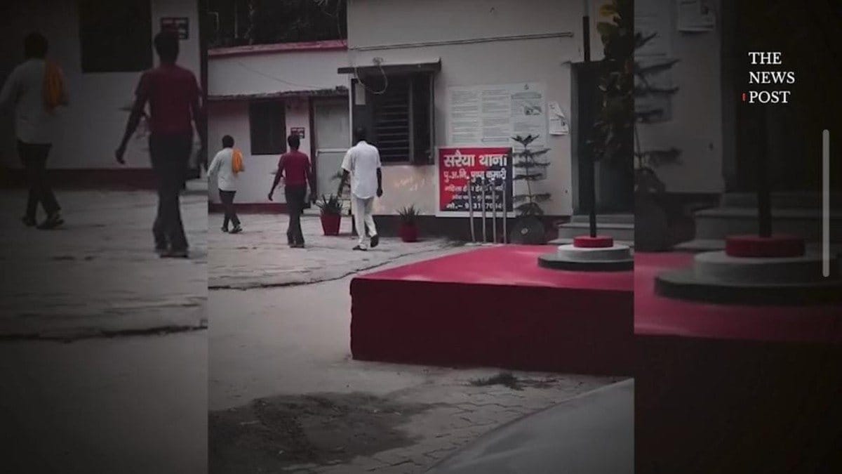 ‘जेलवे हउ ससुरारी, लागल रहे आना जाना रे...’ थाने के अंदर रील बना रहा था युवक, वीडियो वायरल होते ही...
