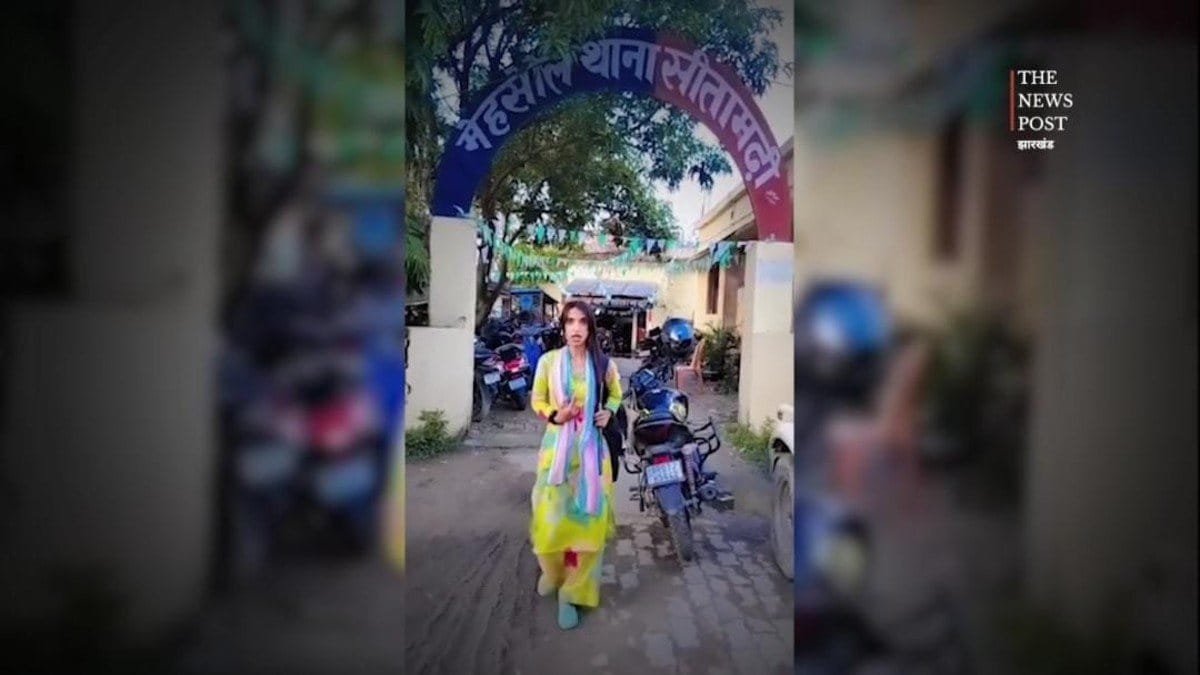 थाना गेट के सामने लड़की ने बनाई गन वाले गाने पर रील, सोशल मीडिया पर वायरल हुआ वीडियो