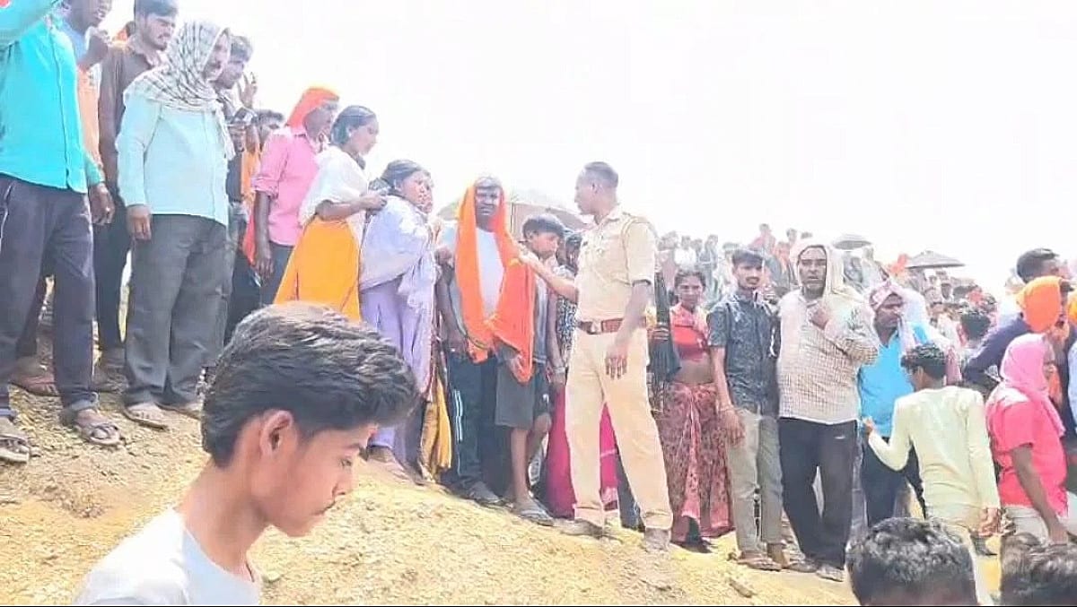 पलामू : 25 घंटे बाद मौत के गड्ढे से बाहर आया लवकुश, मची चीख-पुकार
