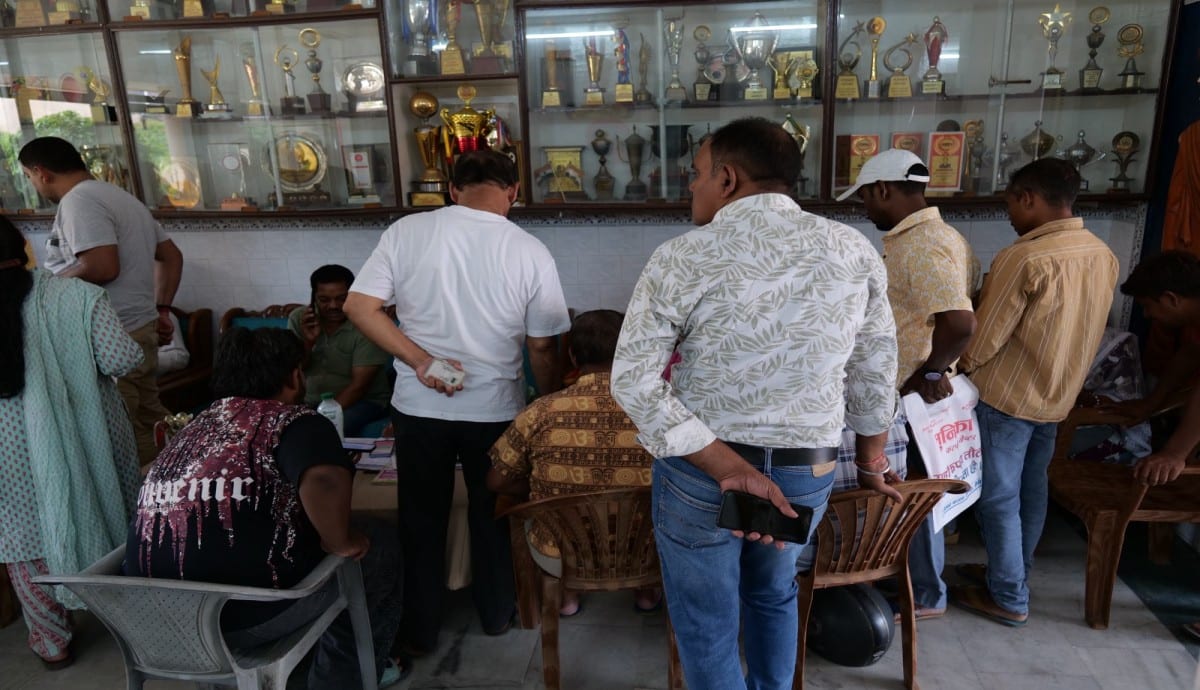 रांची में धीमी गति से प्री-एसआईआर, अनमैप्ड मतदाताओं की लगी लंबी कतार