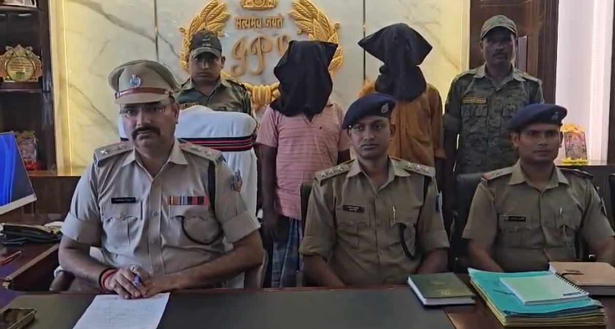 पाकुड़ में चाय दुकान की आड़ में चल रहा था नशे का कारोबार, दो गिरफ्तार