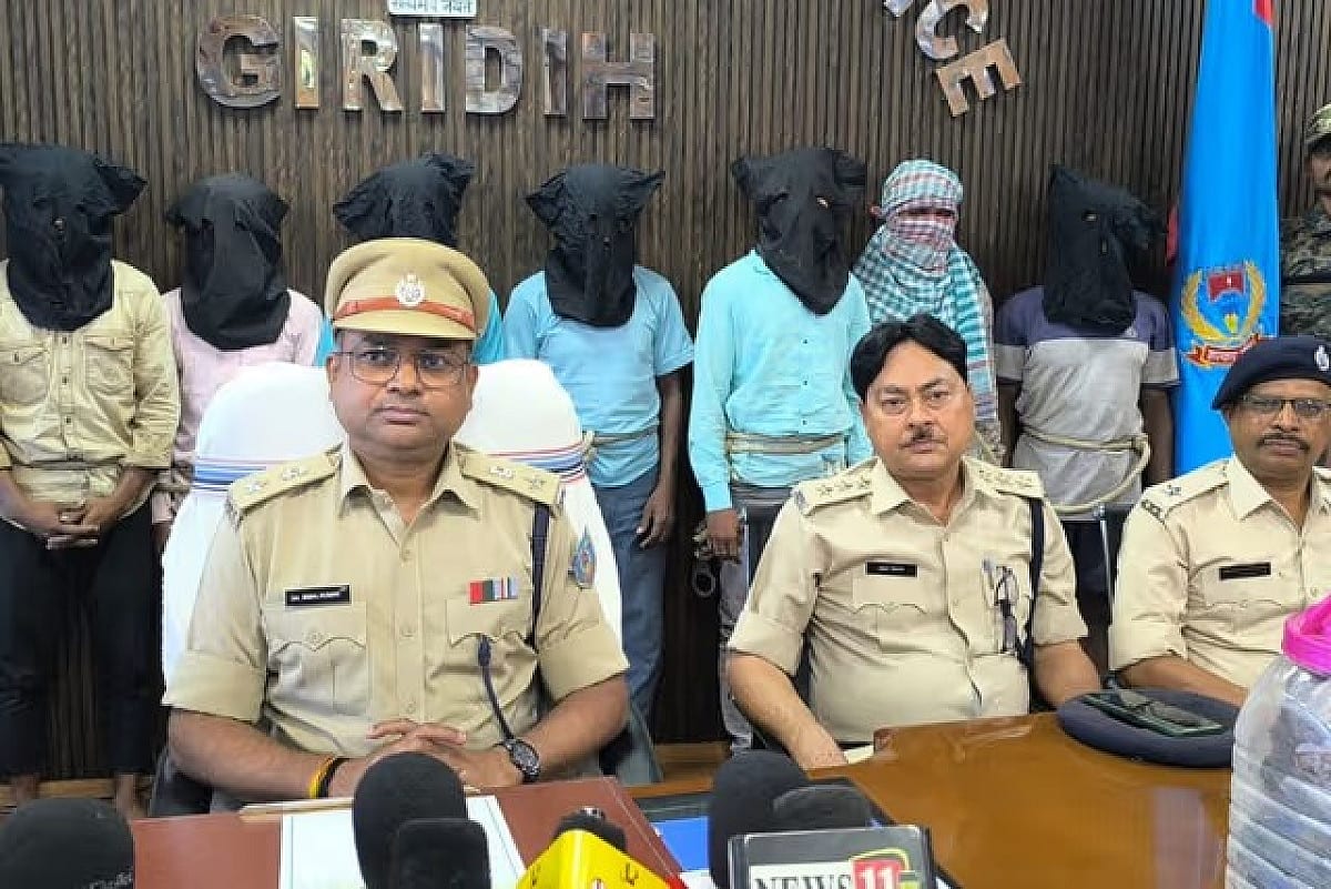 जादू-टोना और जमीन विवाद ने ली दो जिंदगियां! गिरिडीह डबल मर्डर केस का खुलासा, एक ही परिवार के 7 लोग गिरफ्तार
