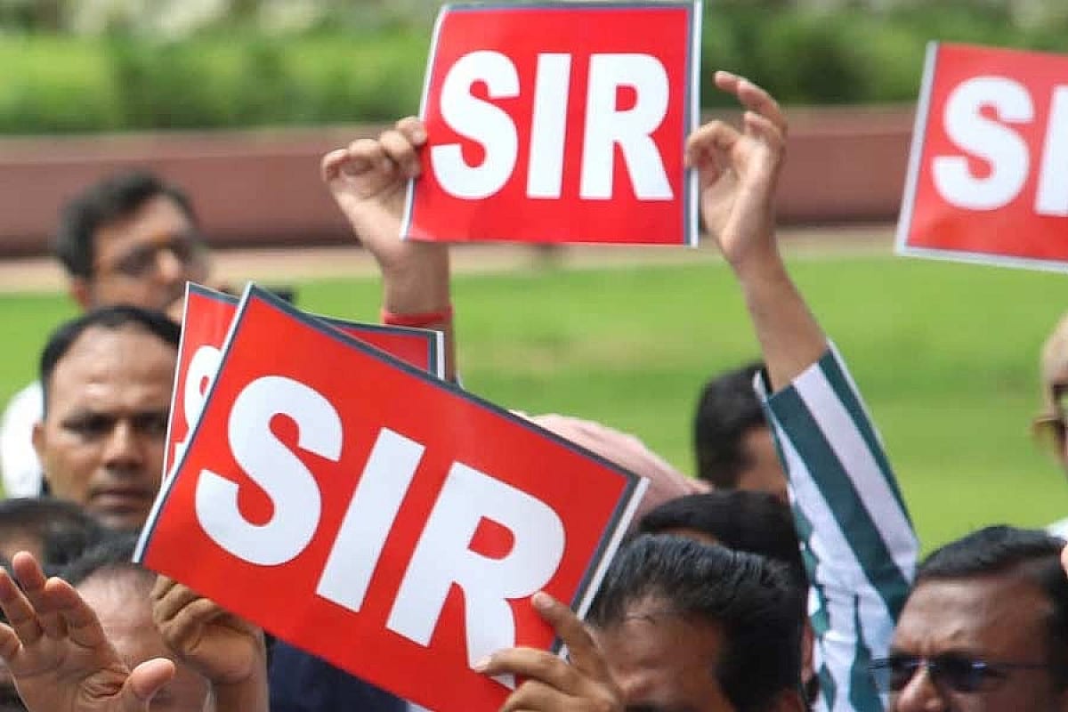 SIR 2026 पर चुनाव आयोग का बड़ा ऐलान: नहीं देने होंगे दस्तावेज, सिर्फ फॉर्म और फोटो से होगा काम
