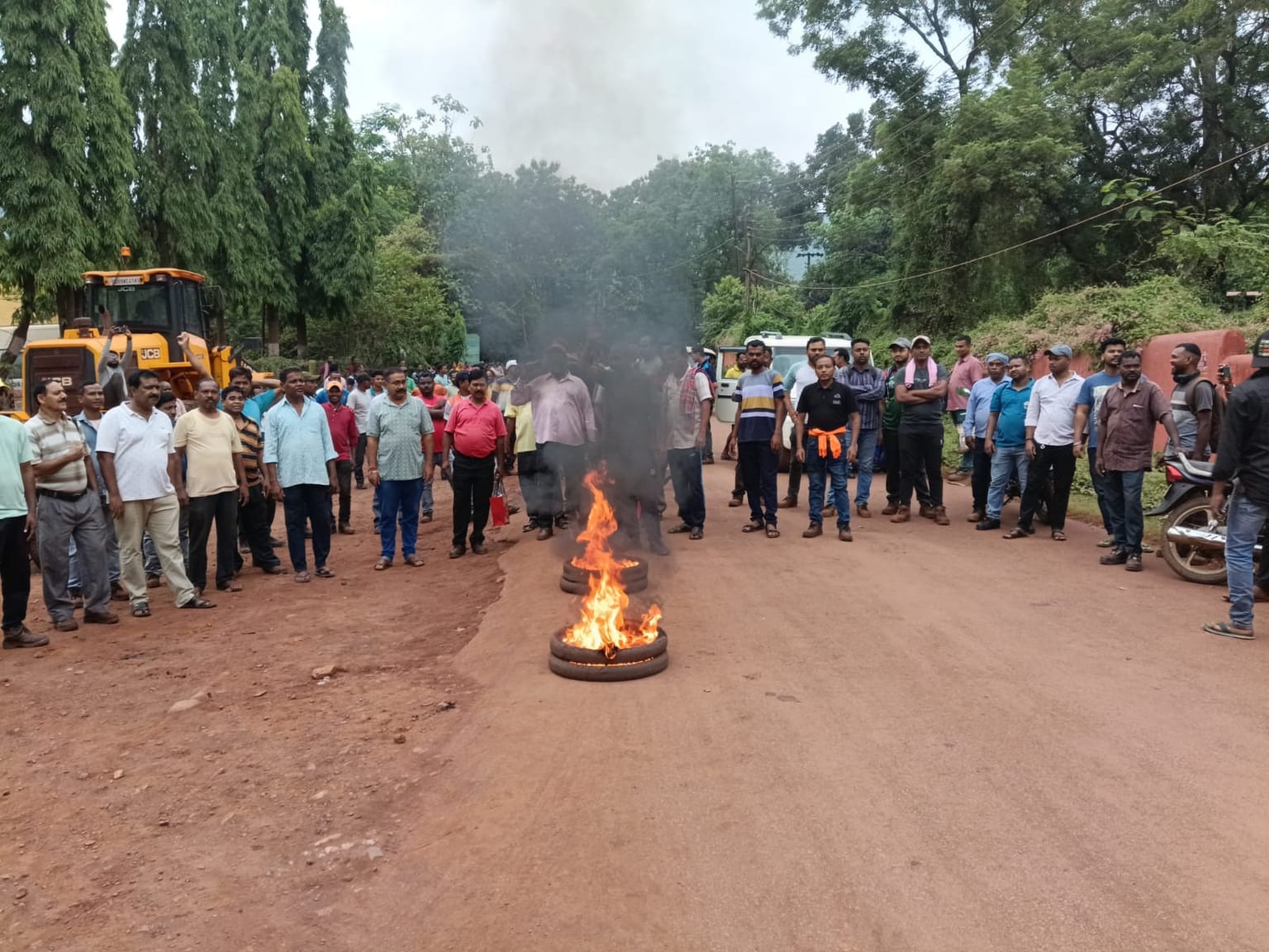चाईबासा में सेल खदानों में बायोमेट्रिक हाजिरी पर बवाल, हजारों श्रमिकों ने काम किया ठप