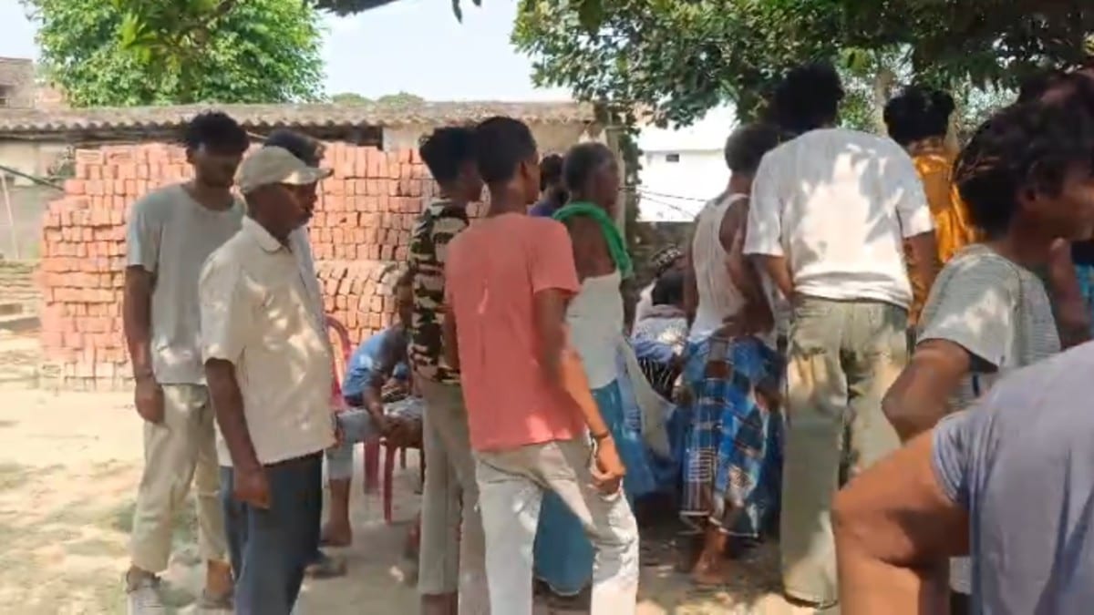 इकलौते बेटे की मौत से परिवार पर टूटा दुखों का पहाड़, शरीर पर मिले जख्म के निशान, दो शख्स हिरासत में