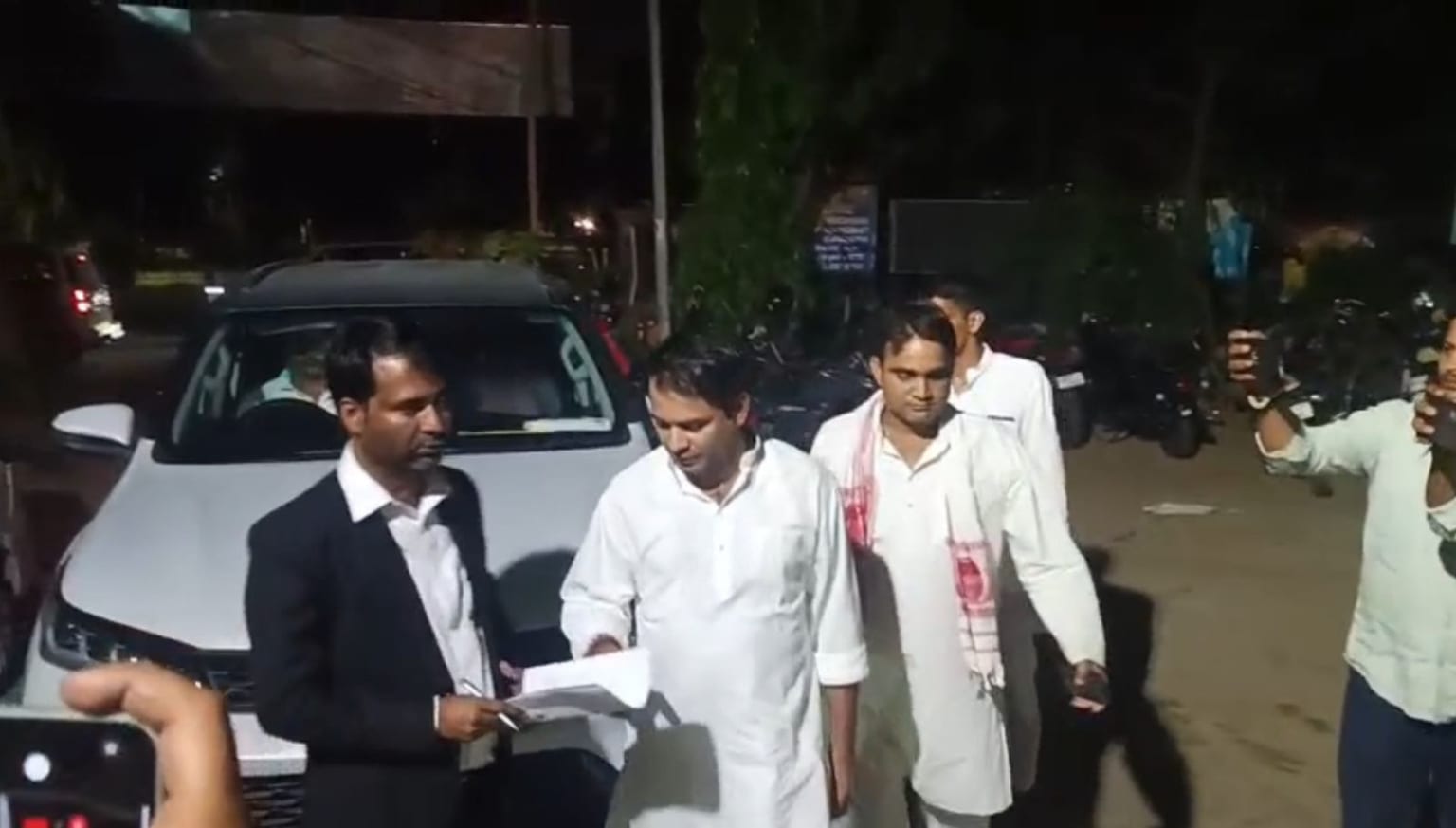 लालू और तेज प्रताप की जान को खतरा!अचानक थाना पहुंच कर सुरक्षा की लगाईं गुहार