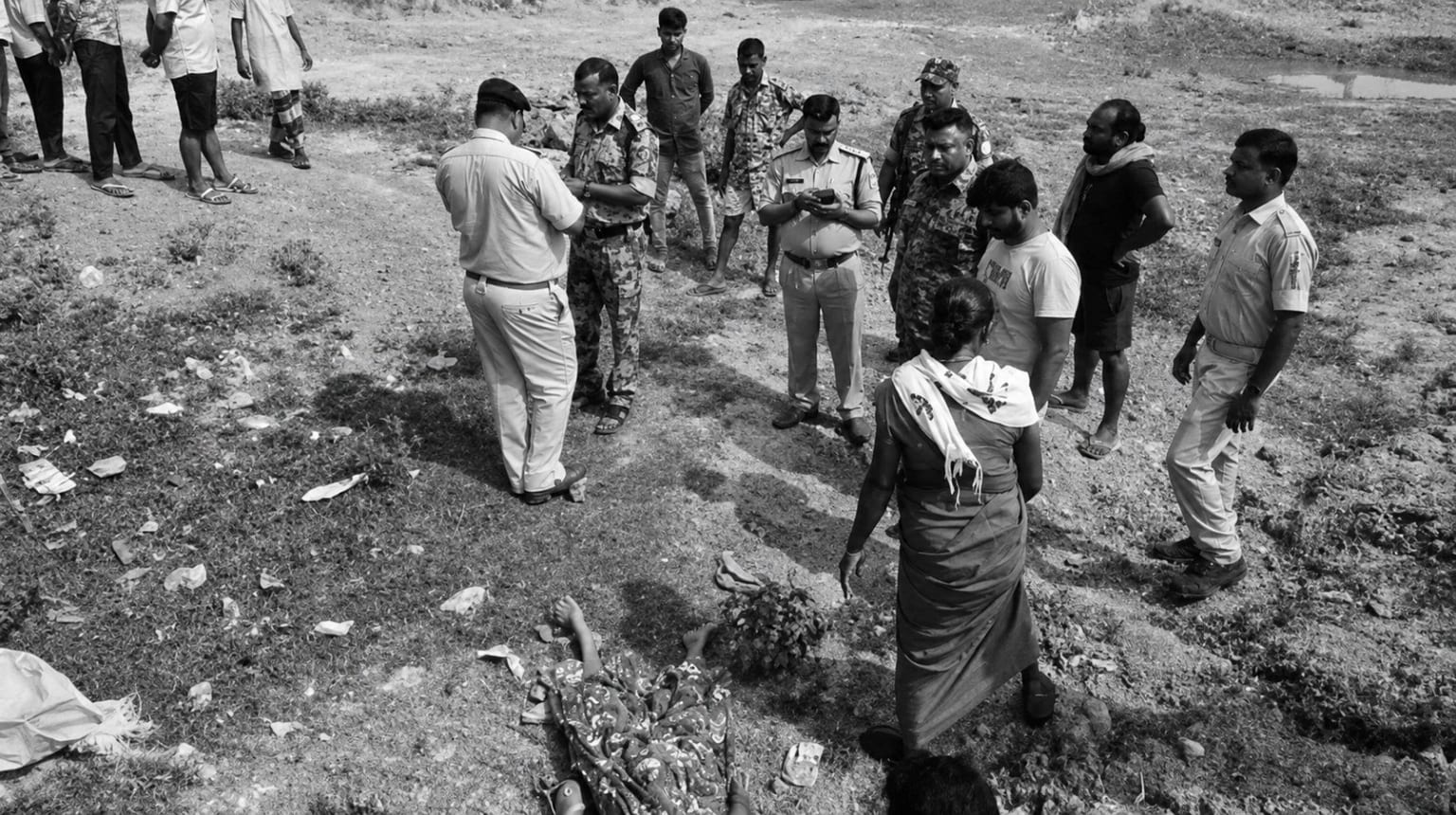 सरायकेला में तालाब किनारे महिला का खून से लथपथ शव बरामद, इलाके में सनसनी