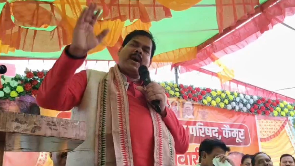 शौच के लिए भी विद्यालय की बाउंड्री से बाहर गए तो आधा दिन की हाजिरी उड़ जाएगी:बिहार शिक्षा मंत्री