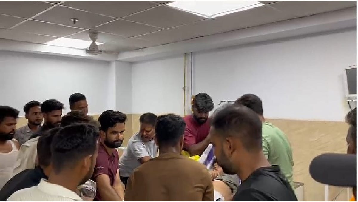 बाढ़ में जुआ खेलन से रोकने पर हुआ विवाद, मुखिया के बेटे और भाई को बदमाशों ने मारी गोली