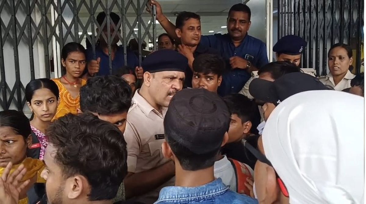 पाटलिपुत्र यूनिवर्सिटी में बवाल, एडमिशन गड़बड़ी पर फूटा छात्रों का गुस्सा, कैंपस में हंगामा और तोड़फोड़