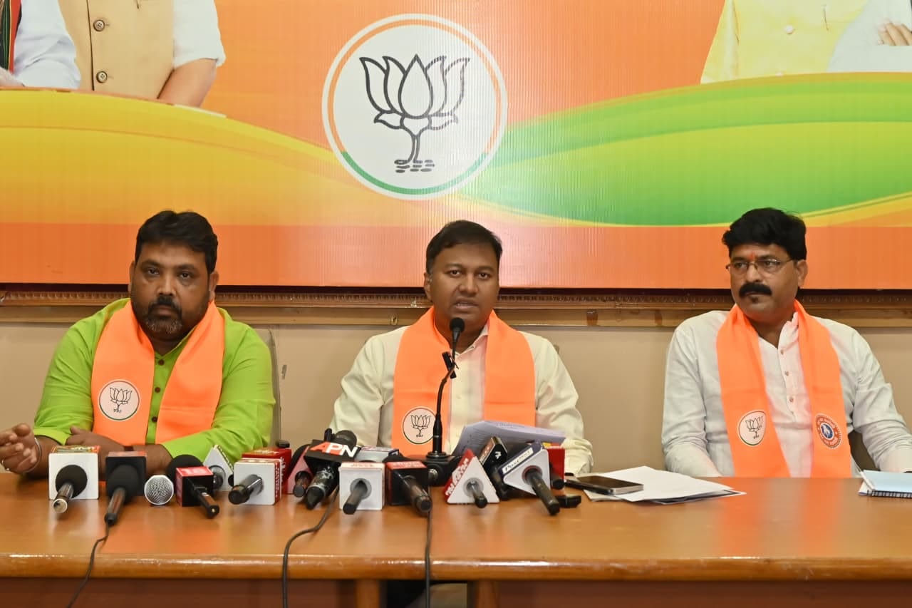 रांची स्टेडियम भगदड़ पर BJP का बड़ा हमला: JSCA अध्यक्ष पर FIR की उठी मांग, कहा- क्रिकेट नहीं, VIP कल्चर चला रहा है संगठन