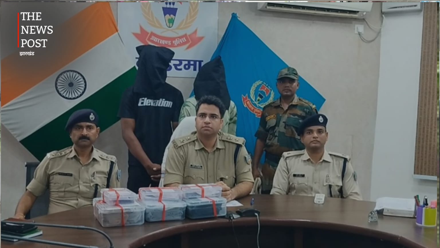 कोडरमा पुलिस ने स्नैचिंग गिरोह का किया खुलासा,दो बदमाश गिरफ्तार