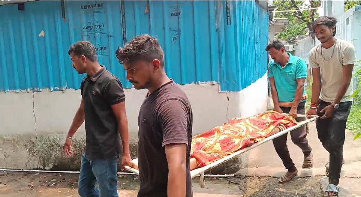 हमारी बेटी को मारकर लटकाया गया....नवादा में विवाहिता की संदिग्ध मौत, मायके वालों ने पति और सास पर लगाया आरोप