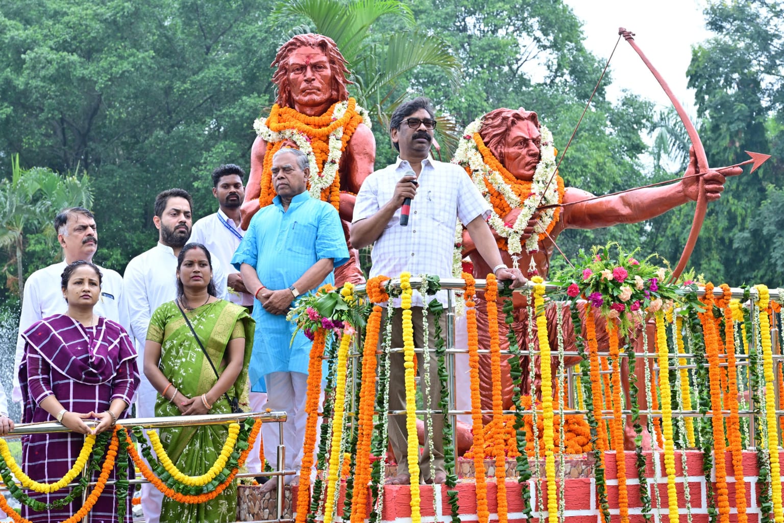 Hul Diwas 2026: सिदो-कान्हू को CM हेमंत सोरेन ने दी श्रद्धांजलि, बोले- शोषण के खिलाफ क्रांति की लौ कभी नहीं बुझ सकती