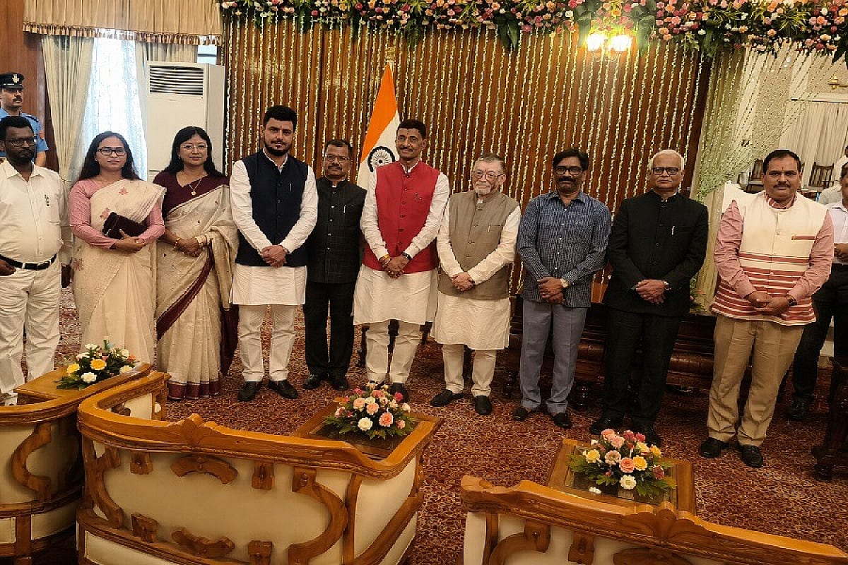 झारखंड सूचना आयोग को मिली नई ताकत: लंबे इंतजार के बाद 4 नए सूचना आयुक्तों ने संभाली जिम्मेदारी
