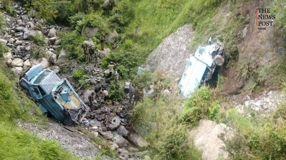 जम्मू-कश्मीर में CRPF की गाड़ी दुर्घटनाग्रस्त, 6 जवान घायल