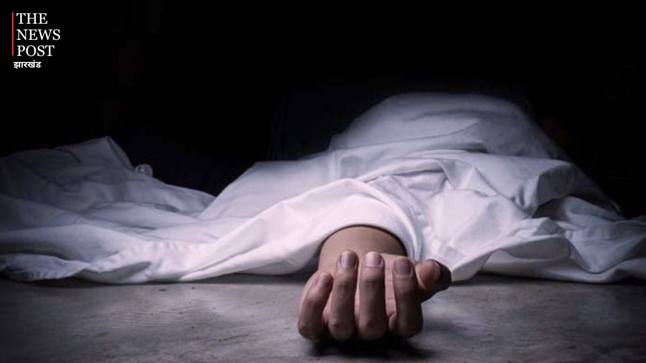 पलामू : पेड़ से लटका मिला 19 वर्षीय युवक का शव, पुलिस हर पहलू से कर रही जांच