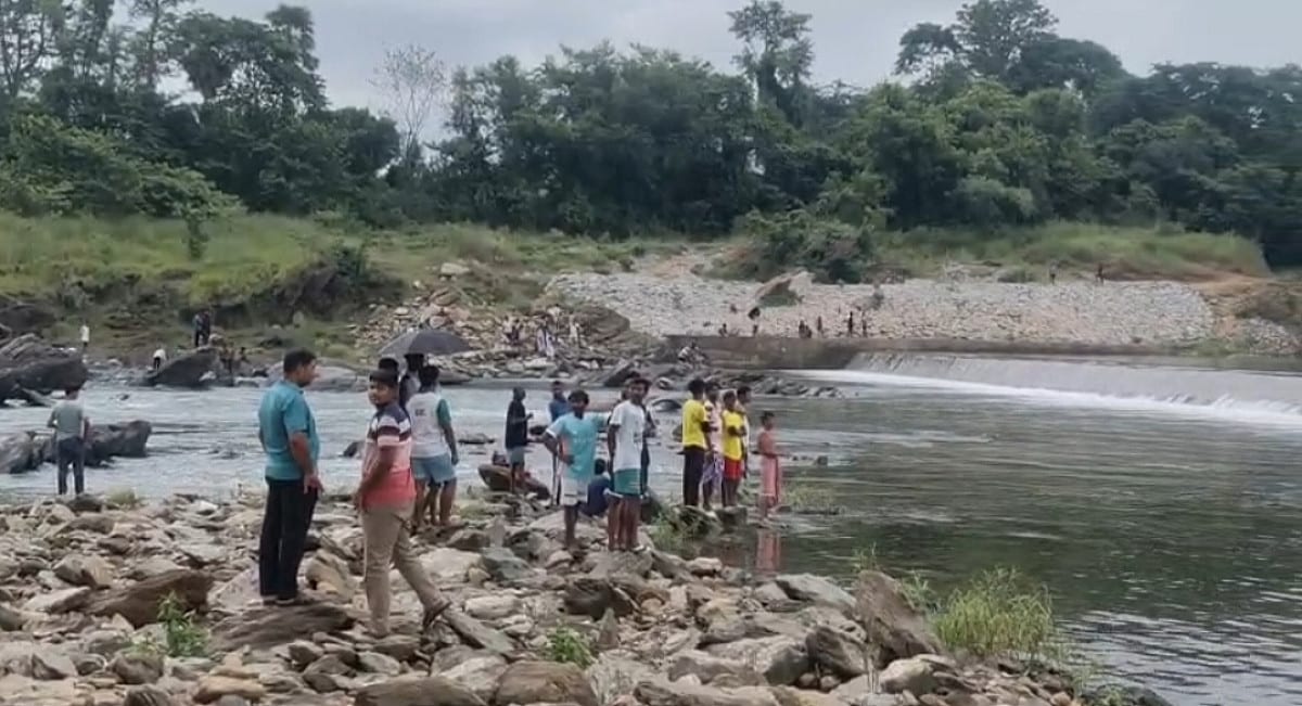 सरायकेला: आसंगी चेकडैम में नहाने गए 2 किशोर डूबे, एक का शव बरामद
