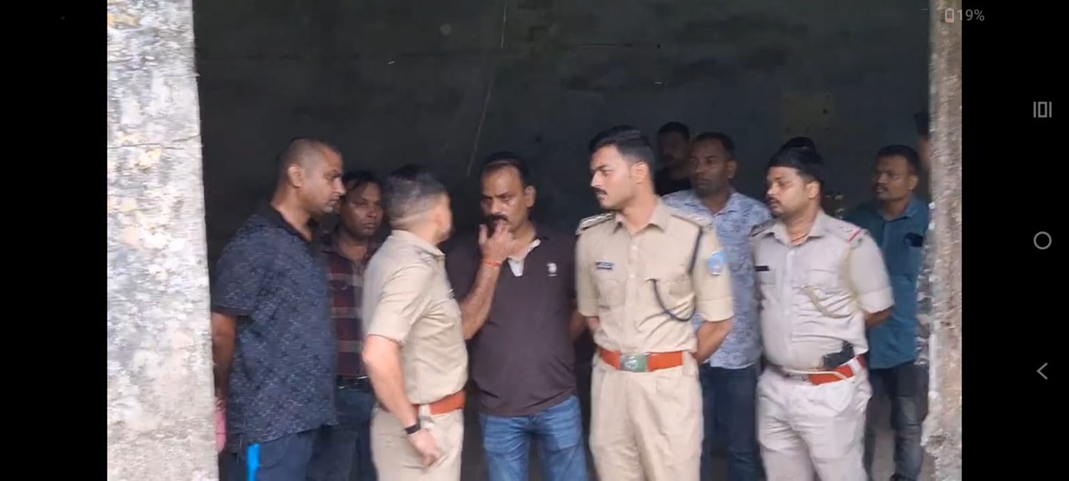 बड़ी खबर:पुलिस की बड़ी कार्रवाई,प्रिंस खान के शूटर का एनकाउंटर, हथियार और कारतूस बरामद