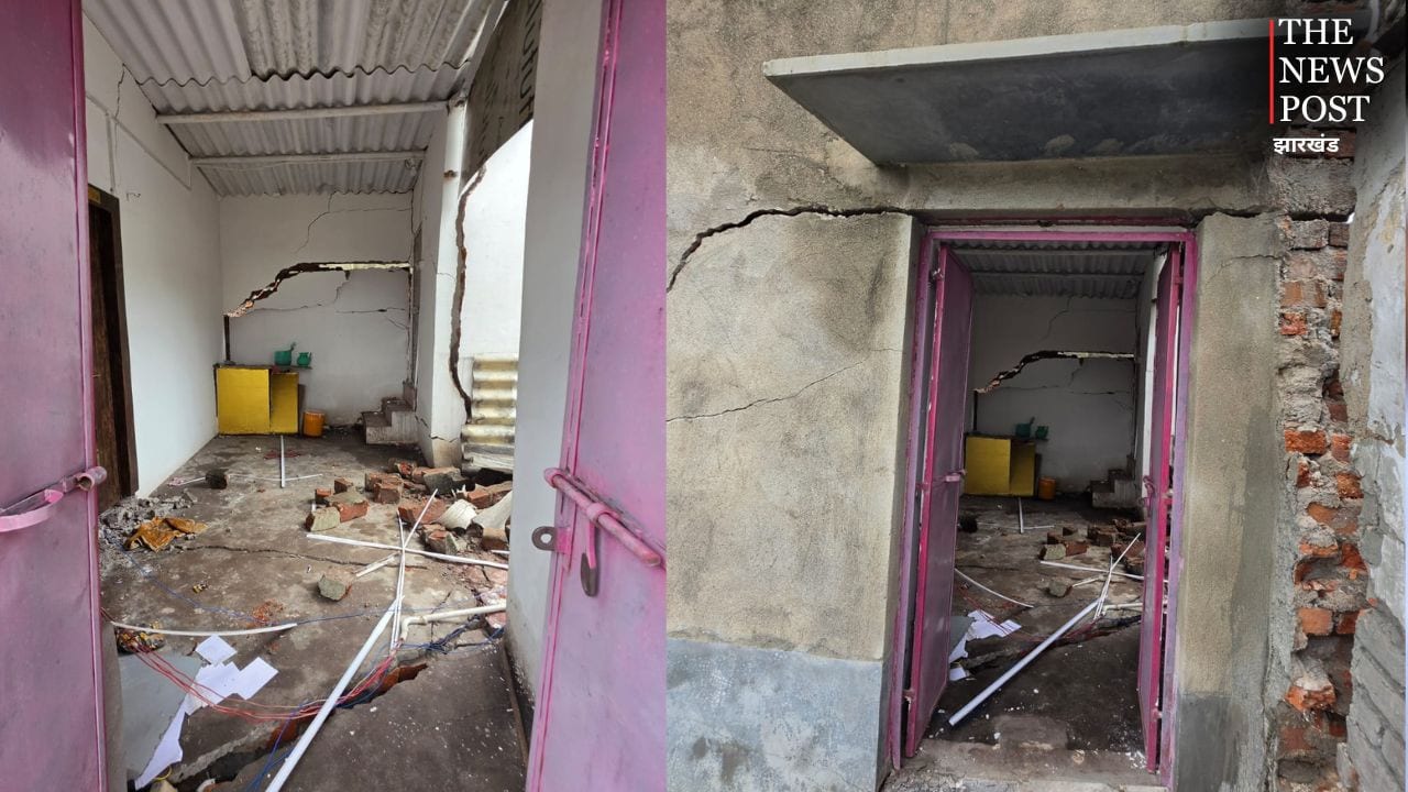 BREAKING: धनबाद में भू-धंसान से हड़कंप, कई घर हुए क्षतिग्रस्त पुनर्वास और अवैध खनन पर रोक की मांग को लेकर सड़क जाम