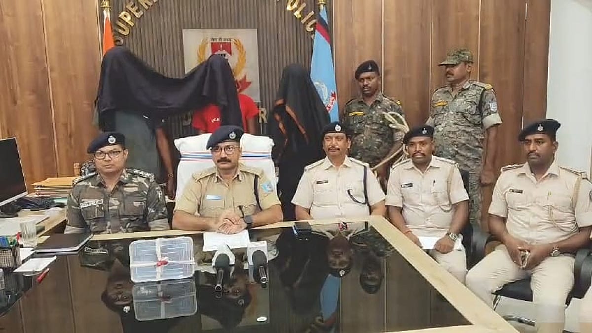 श्रावणी मेला से पहले देवघर पुलिस का बड़ा एक्शन! रंगदारी की साजिश रच रहे 3 अपराधी हथियार समेत गिरफ्तार