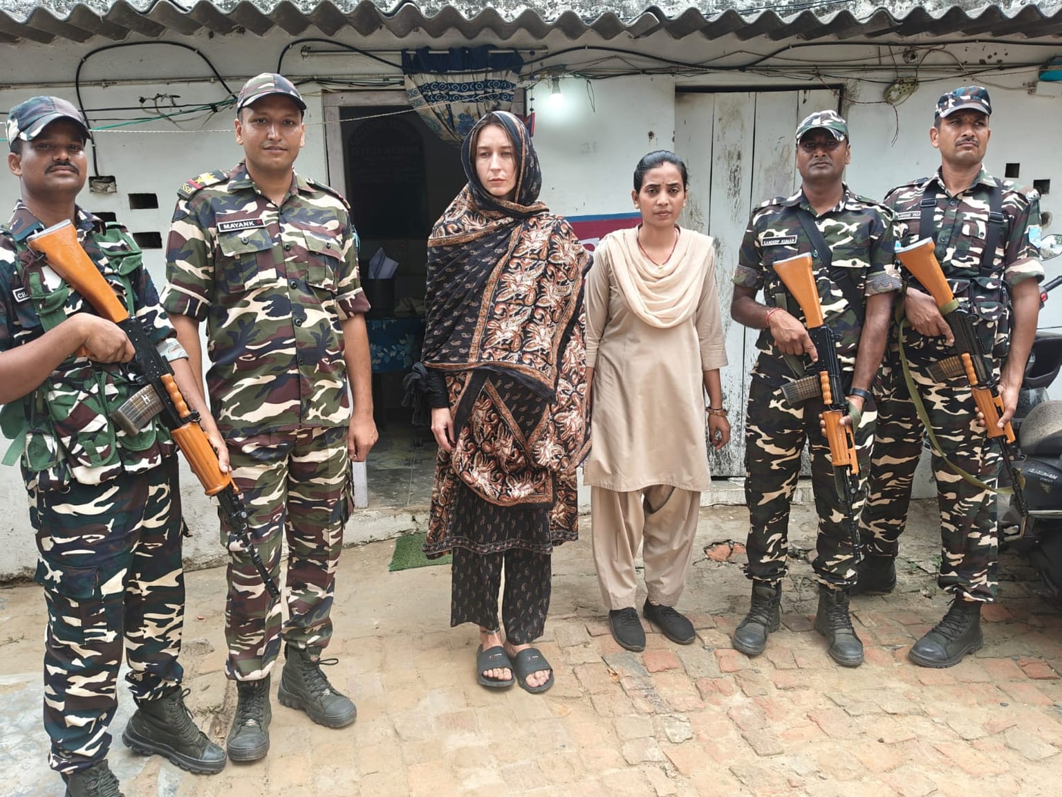 मोतिहारी में यूक्रेनी महिला गिरफ्तार, भारत-नेपाल सीमा पार कर अवैध रूप से नेपाल जाने का कर रही थी प्रयास
