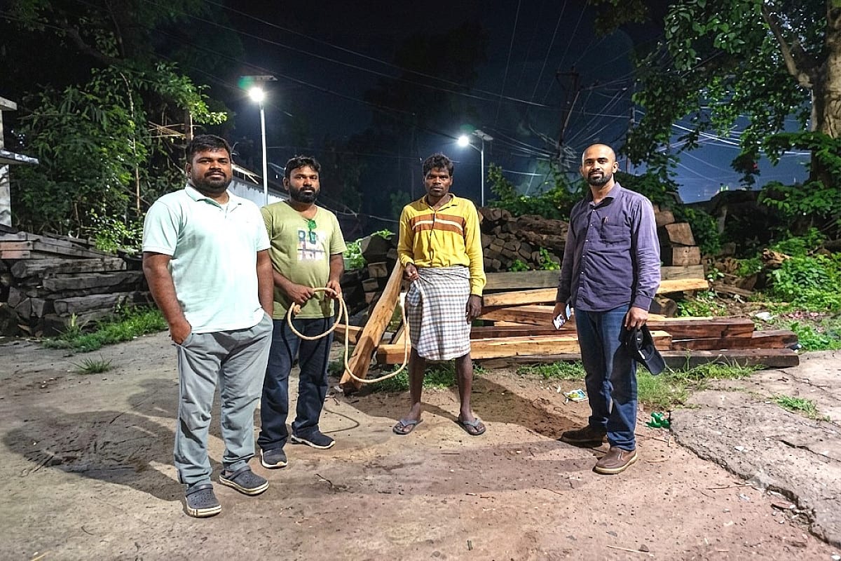लोहरदगा में वन विभाग की बड़ी कार्रवाई, अवैध लकड़ी कारोबार पर शिकंजा, एक आरोपी गिरफ्तार