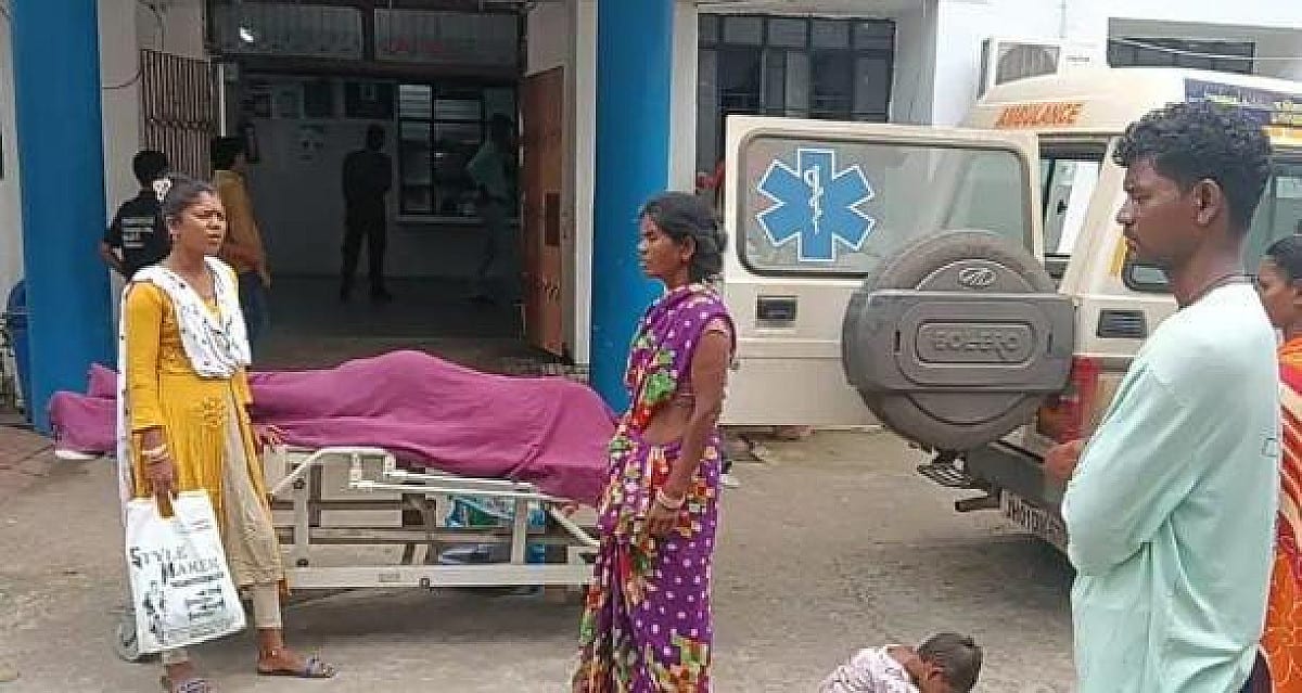 सरायकेला सदर अस्पताल में जच्चा-बच्चा की मौत, परिजनों ने लापरवाही का आरोप लगाकर जमकर किया बवाल
