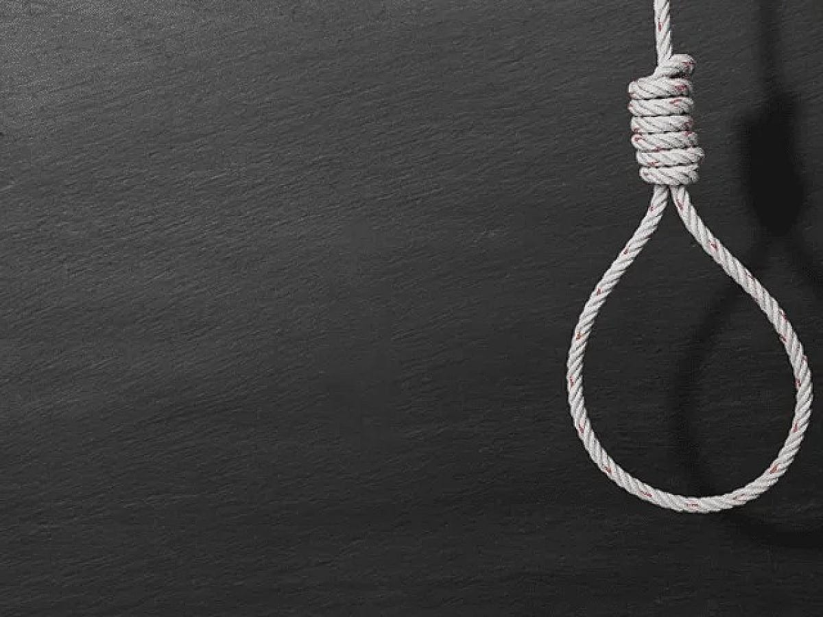 पलामू: घर में फंदे से लटका मिला 45 वर्षीय व्यक्ति का शव, जांच में जुटी पुलिस