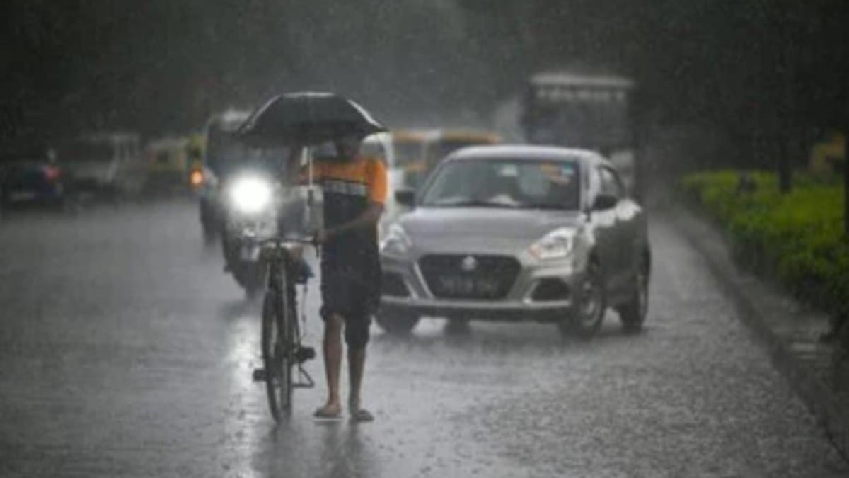 Weather Alert: झारखंड के 22 जिलों में आज दिनभर बारिश, आंधी-तूफान और वज्रपात का अलर्ट