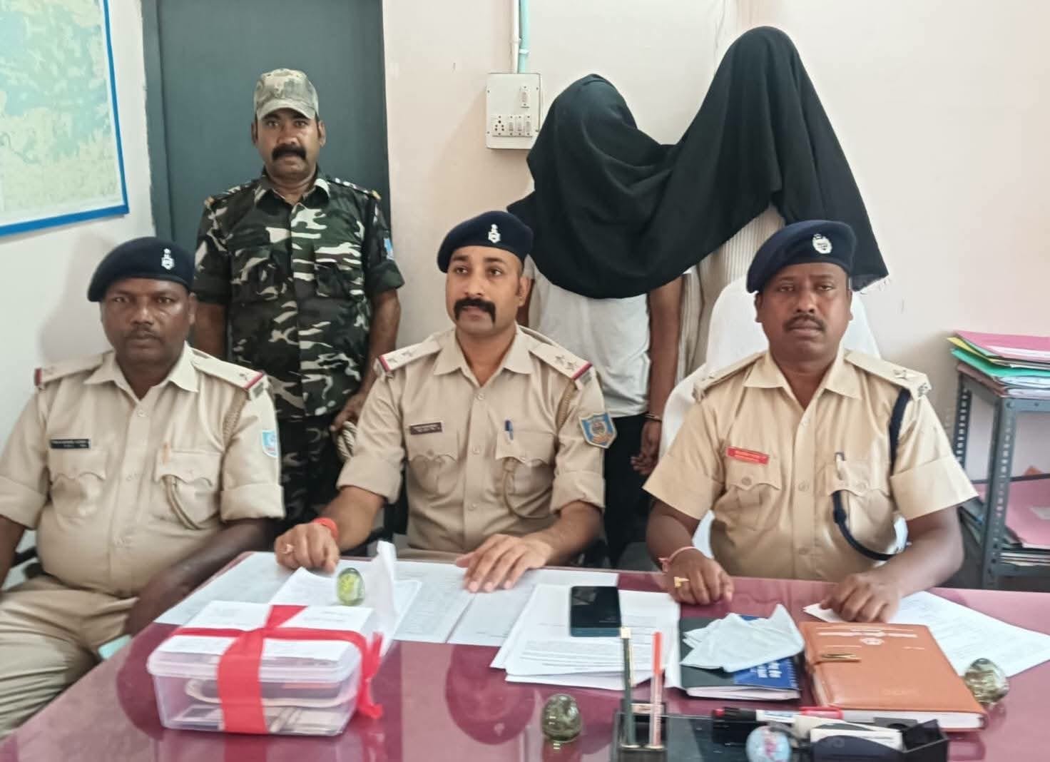 सरायकेला में बंद घर से चोरी का 24 घंटे के भीतर खुलासा, 2 गिरफ्तार
