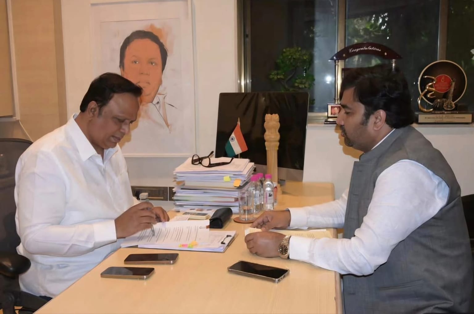 खाटीक समाज और मटन कारोबारियों की समस्याएं पहुंचीं सरकार तक, हाजी अरफात शेख ने मंत्री आशिष शेलार से की मुलाकात