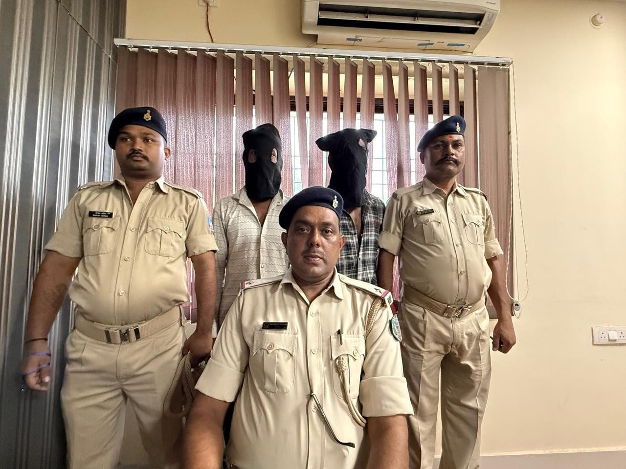 सरायकेला: आदित्यपुर में अवैध स्क्रैप कारोबार पर पुलिस का बड़ा एक्शन, 2 गिरफ्तार