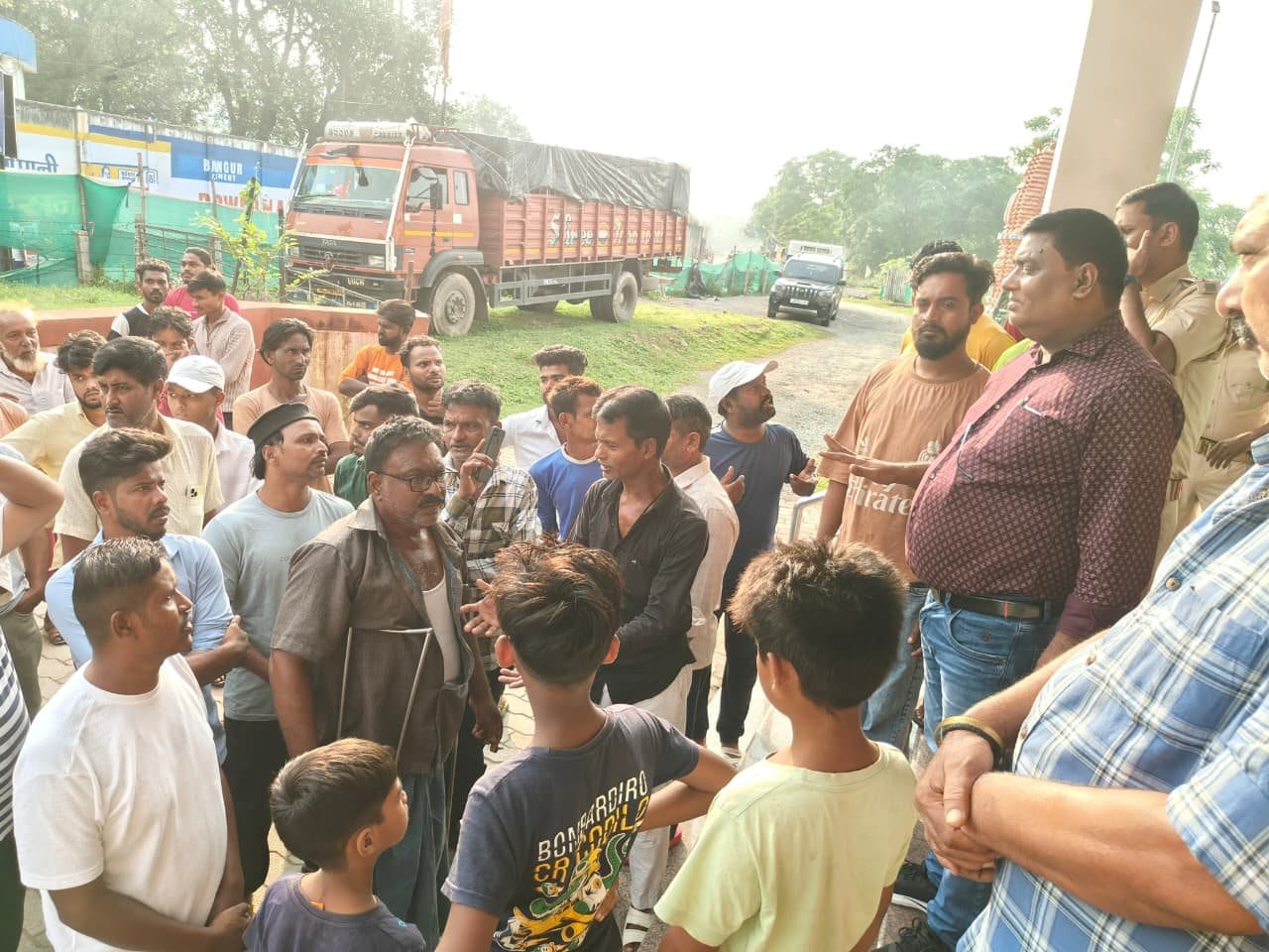 जमशेदपुर: बर्मामाइंस गोलीकांड में घायल युवक की इलाज के दौरान मौत, विरोध में रोड जाम