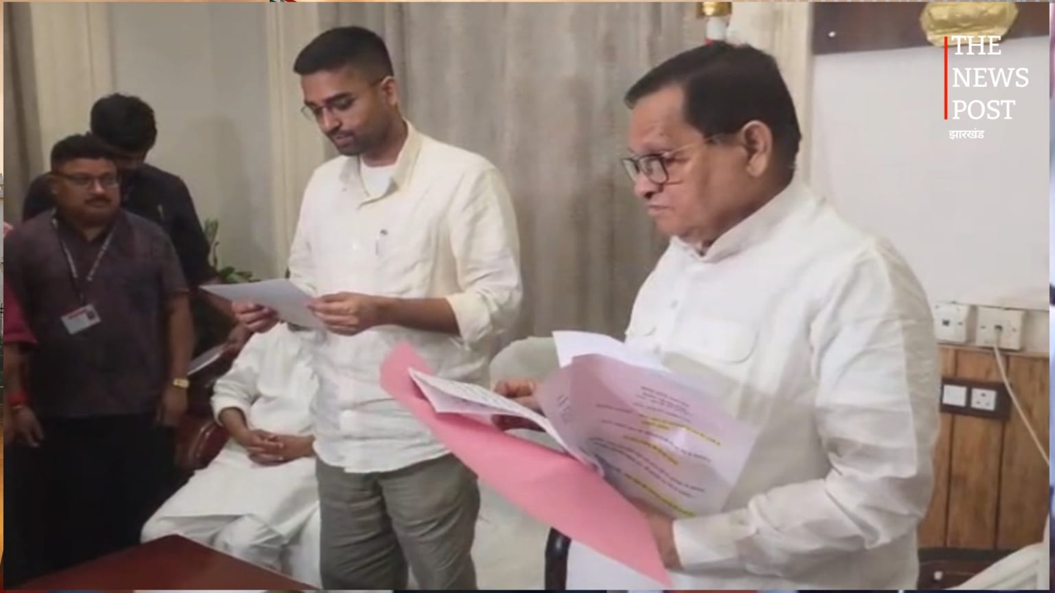 पंचायती राज मंत्री दीपक प्रकाश बने विधान परिषद सदस्य, सभापति ने दिलाई शपथ, कई मंत्री रहे मौजूद