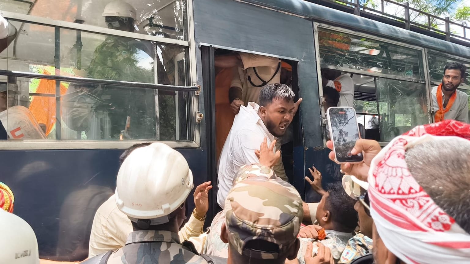 विधानसभा घेराव से पहले ABVP पर प्रशासन की कार्रवाई, कार्यकर्ता डिटेन