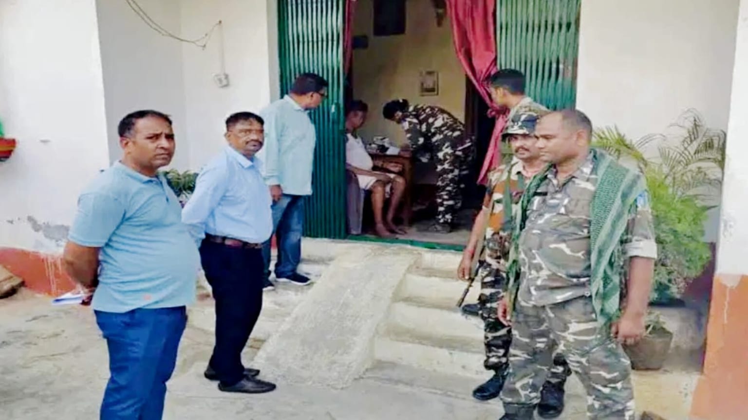 JPSC-JSSC परीक्षा अनियमितता मामले में CID की कार्रवाई! दो शिक्षकों की गिरफ्तारी के लिए पलामू में छापेमारी