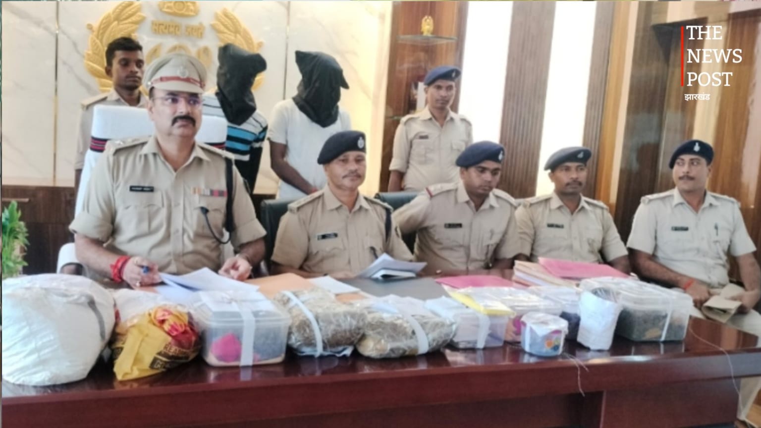 पाकुड़ में गांजा तस्करों पर पुलिस की बड़ी कार्रवाई, 2.865 किलो गांजा के साथ दो गिरफ्तार