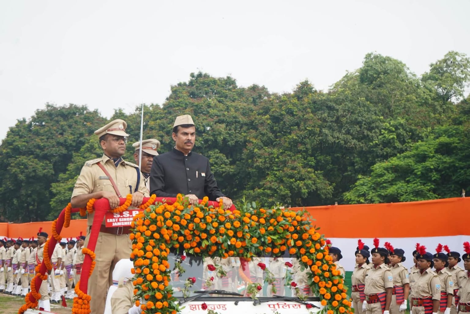 जमशेदपुर में धूमधाम से मना स्वतंत्रता दिवस, गोपाल मैदान में डीसी में किया ध्वजारोहण