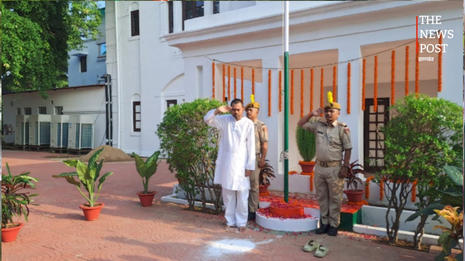 पहली बार मंत्री के रूप में निशांत कुमार ने फहराया तिरंगा, सरकारी आवास पर ली परेड की सलामी