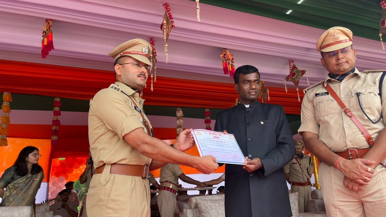 स्वतंत्रता दिवस पर रांची पुलिस का बड़ा सम्मान, बेहतर काम करने वाले अधिकारी-कर्मी हुए पुरस्कृत